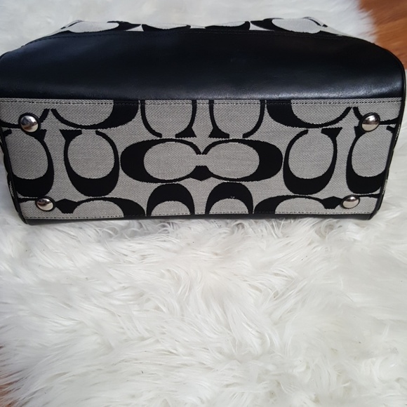 Like new Coach bag - Picture 3 of 6